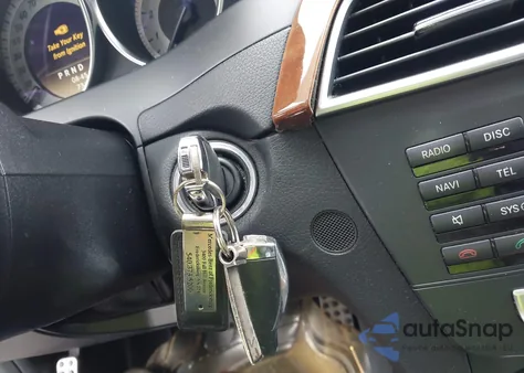 2012 Mercedes-Benz C 350 Sport 4Matic z USA, uszkodzony, nr VIN WDDGJ8JB4CF808885